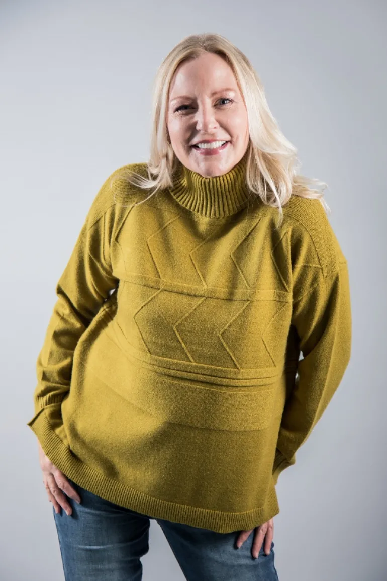 FOIL POUNDING THE PAVEMENT SWEATER GRASSY GREEN