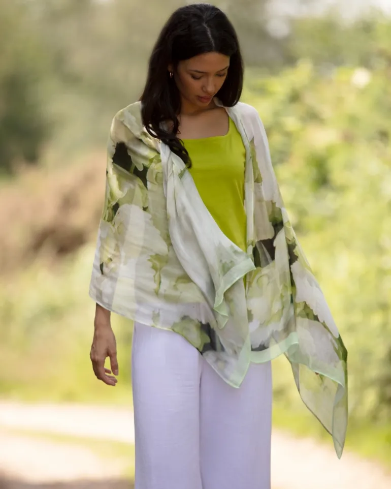 FROM MY MOTHER'S GARDEN WHITE HYDRANGEA BAMBOO SCARF