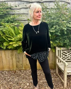 Grizas Floral Velvet Blouse Sage