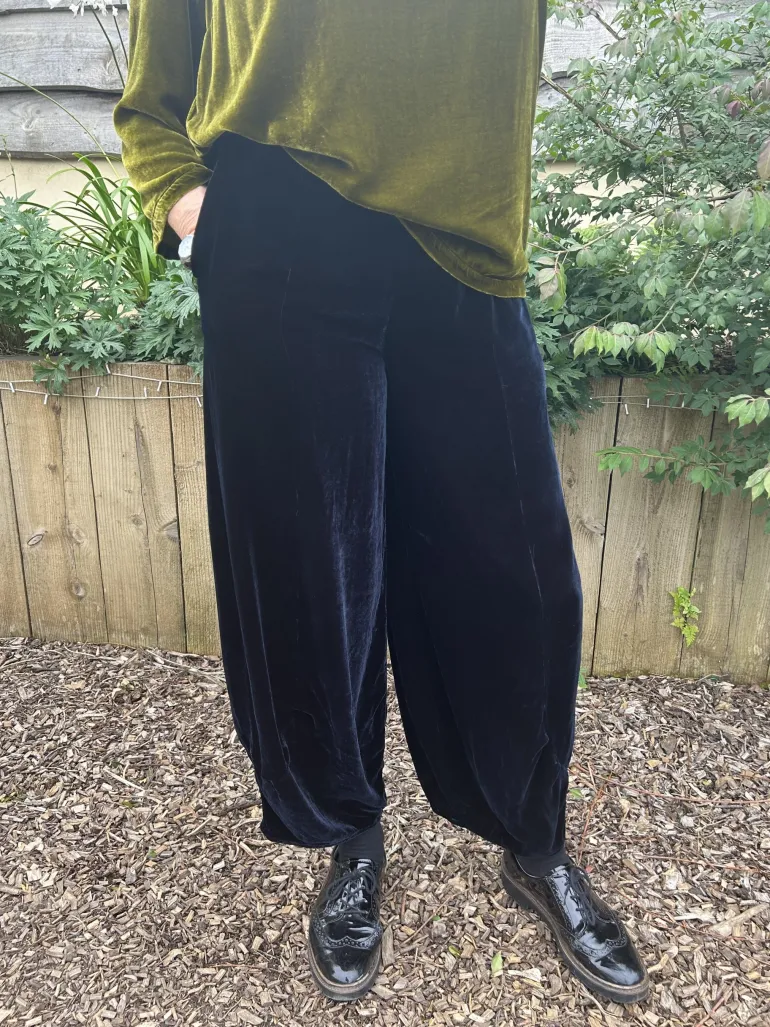 Grizas Velvet Silk Trousers Navy
