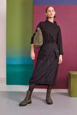 Naya Embossed Skirt Black