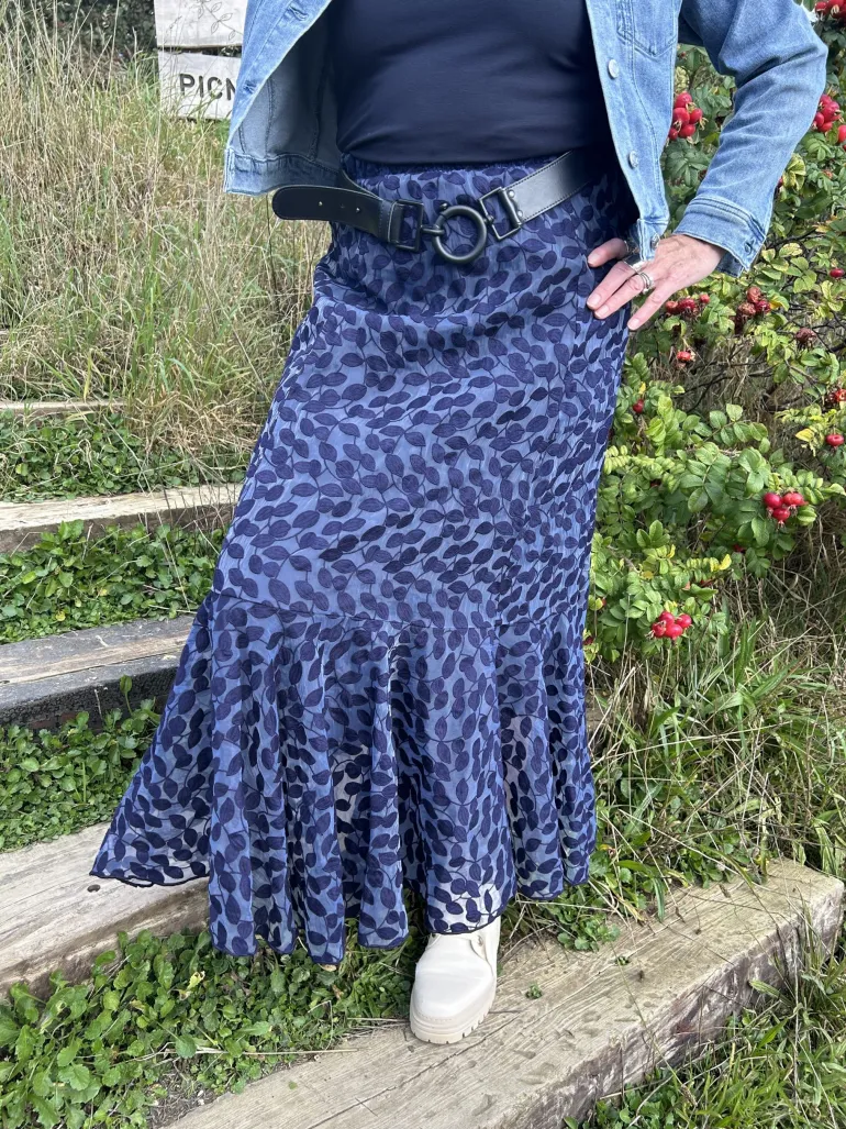 Out of Xile Velvet Leaf Embroidered Skirt