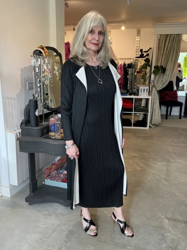 Thanny Plissé Duster Coat Black/Beige