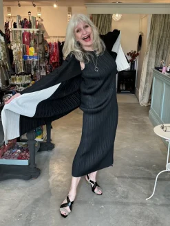 Thanny Plissé Duster Coat Black/Beige