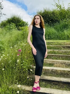 Thanny Sleeveless Plissé Midi Dress Black
